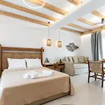 Birikos Hotel&suites *