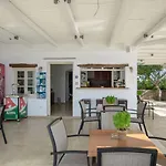 Birikos Hotel&suites