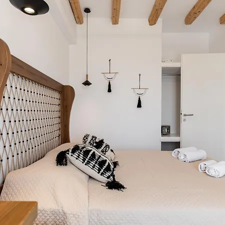 Birikos Hotel&suites *
