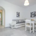 شقة Birikos & *