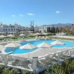 شقة Birikos & *
