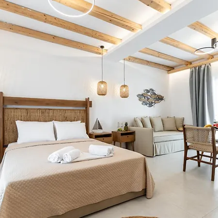 Birikos Hotel&suites *