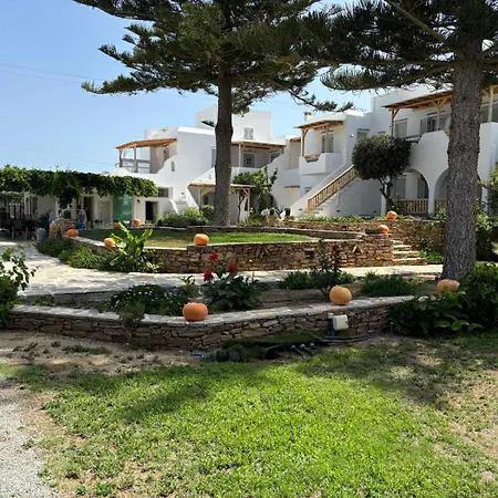 Birikos & Apartamento *