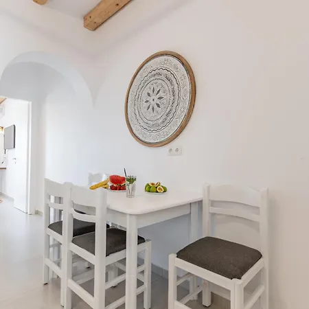 Apartment Birikos &