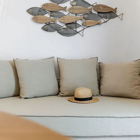 Birikos & Apartamento *